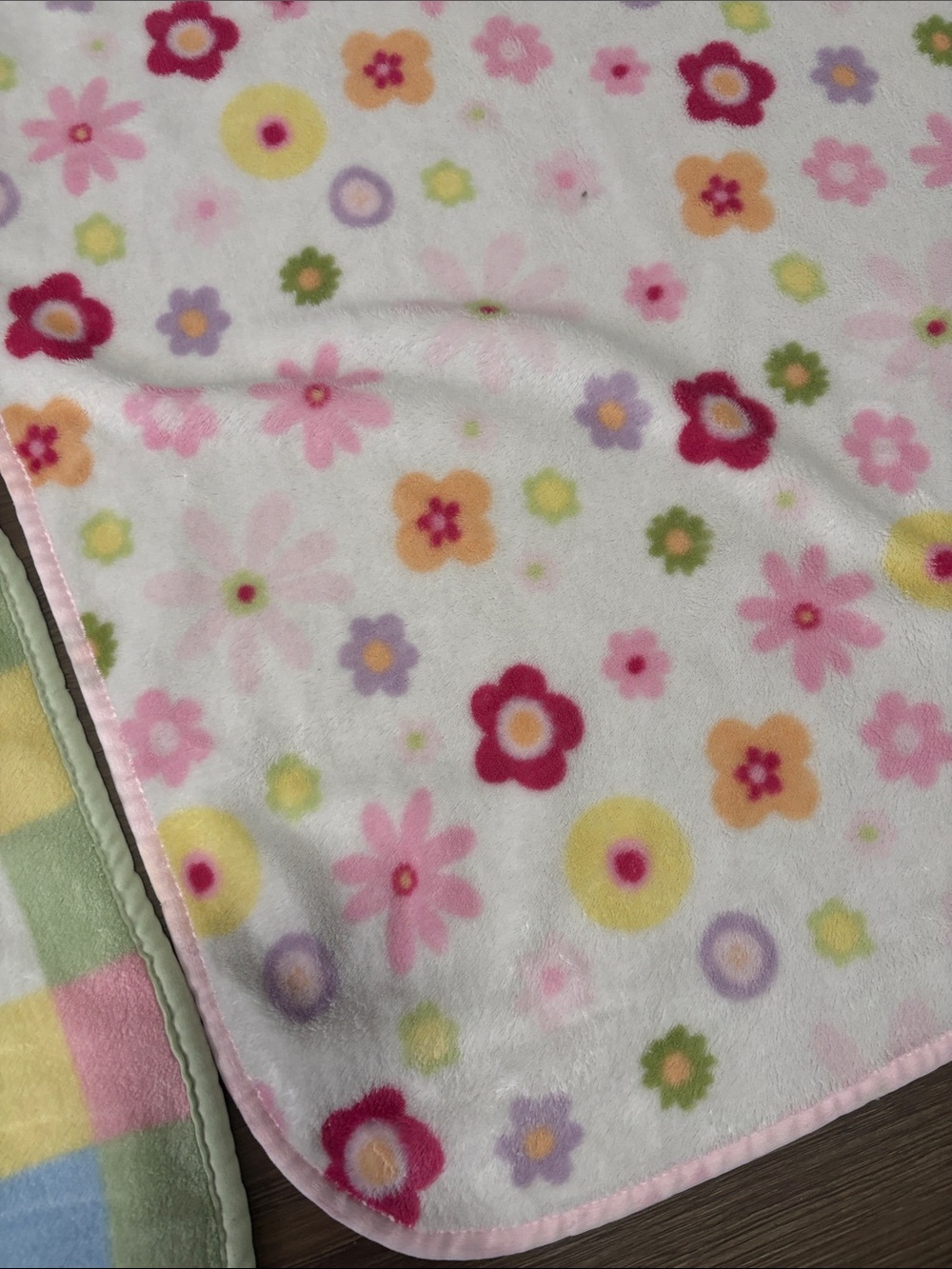 Circo Pastel Checkered Baby Blanket Pink Blue Yellow Green White set of blankets - Picture 9 of 9